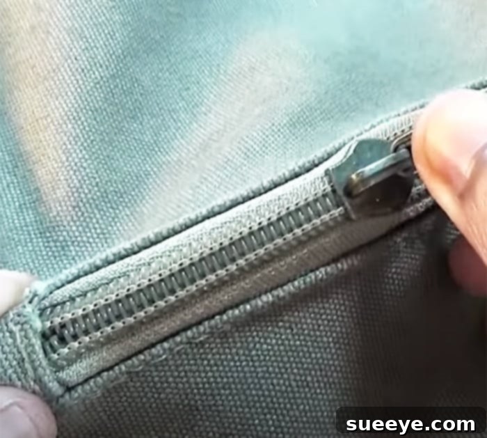 Fix Your Broken or Split Zipper 3 Easy Ways To Fix Broken Zipper - Repair Separated Zippers - Tighten Zippers