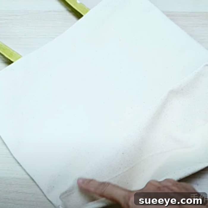 Sewing a Spacious Carry-All 3 How To make A Large Capacity Tote Bag - DIY Tote Bag - How To Make A Bag