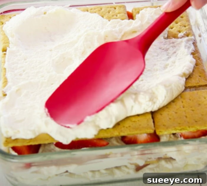 No-Bake Strawberry Icebox Cake 3 Easy Strawberry Cake - Homemade Cake Recipes - No Bake Recipes - No Bake Desserts