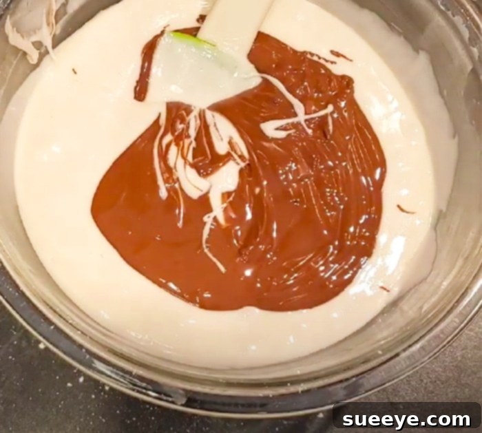 Three-Ingredient Jack Daniel's Whiskey Fudge 2 How to make Jack Daniels Fudge - 3 Ingredient Recipes - Easy Fudge Recipes