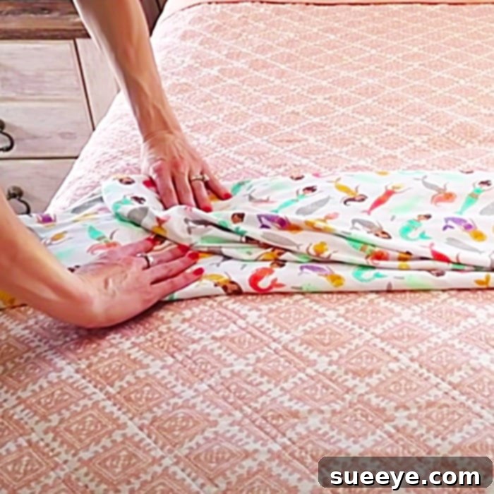 Mastering the Fitted Sheet Fold 3 How To Fold A Fitted Sheet - Easy Folding Hacks - Sheet Folding Ideas