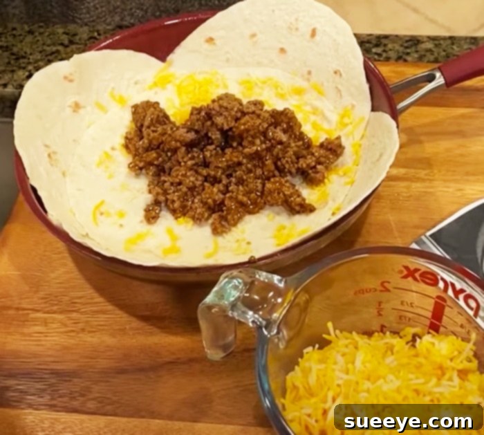 Paula Deen's Ultimate Taco Pie 2 How To Make Taco Pie - Taco Recipes - Easy Mexican Recipes