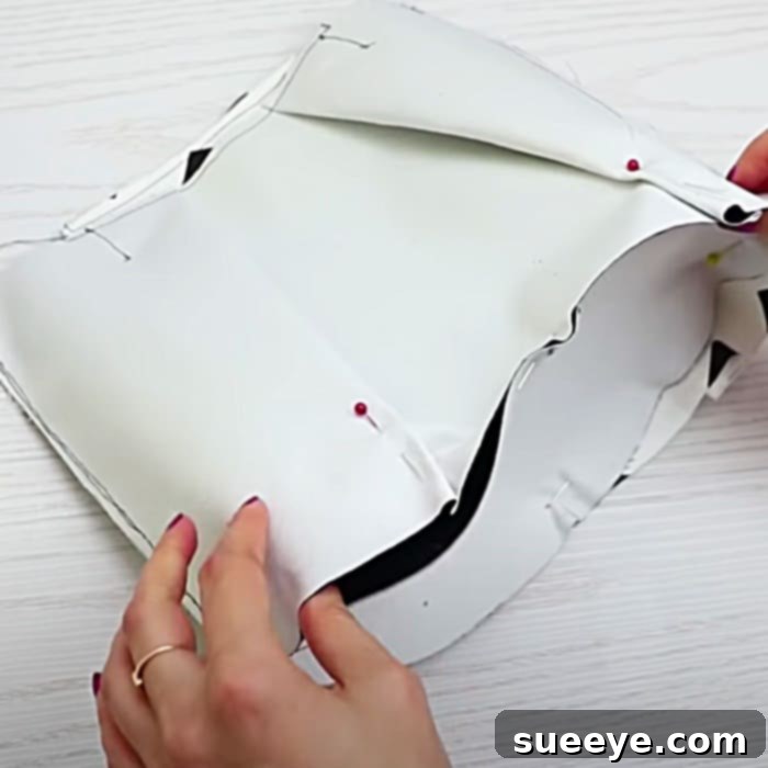 Sew Your First Purse: A Beginner's Guide 2 How To Sew A Purse - Easy Purse Pattern - Easy Sewing Ideas
