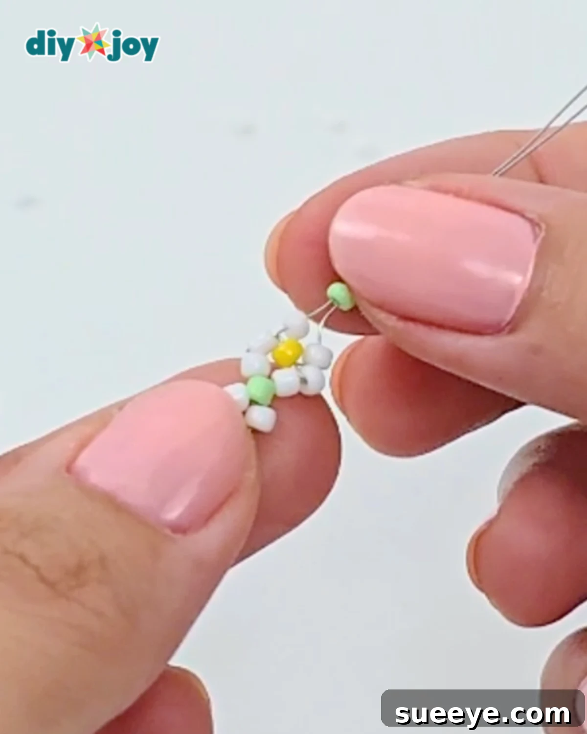 Cute Beaded Daisy Ring Ideas